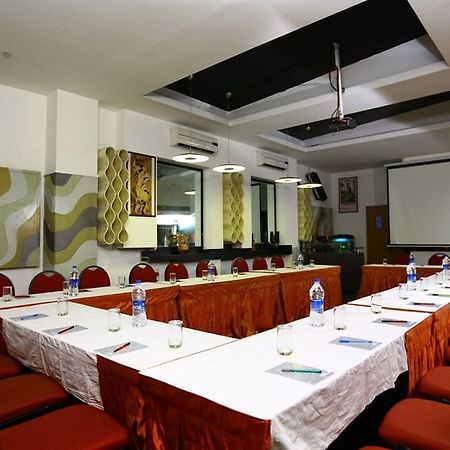 Hotel Oriental Inn Chennai Exterior foto